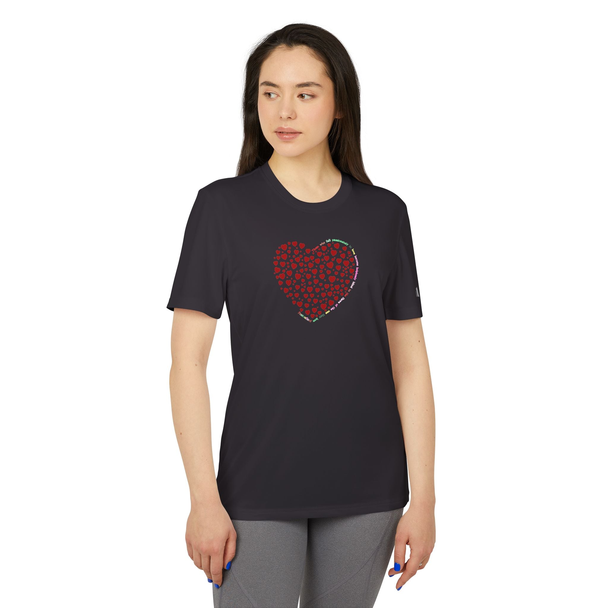 Camiseta Deportiva Unisex Adidas® con Diseño de Corazón Rojo