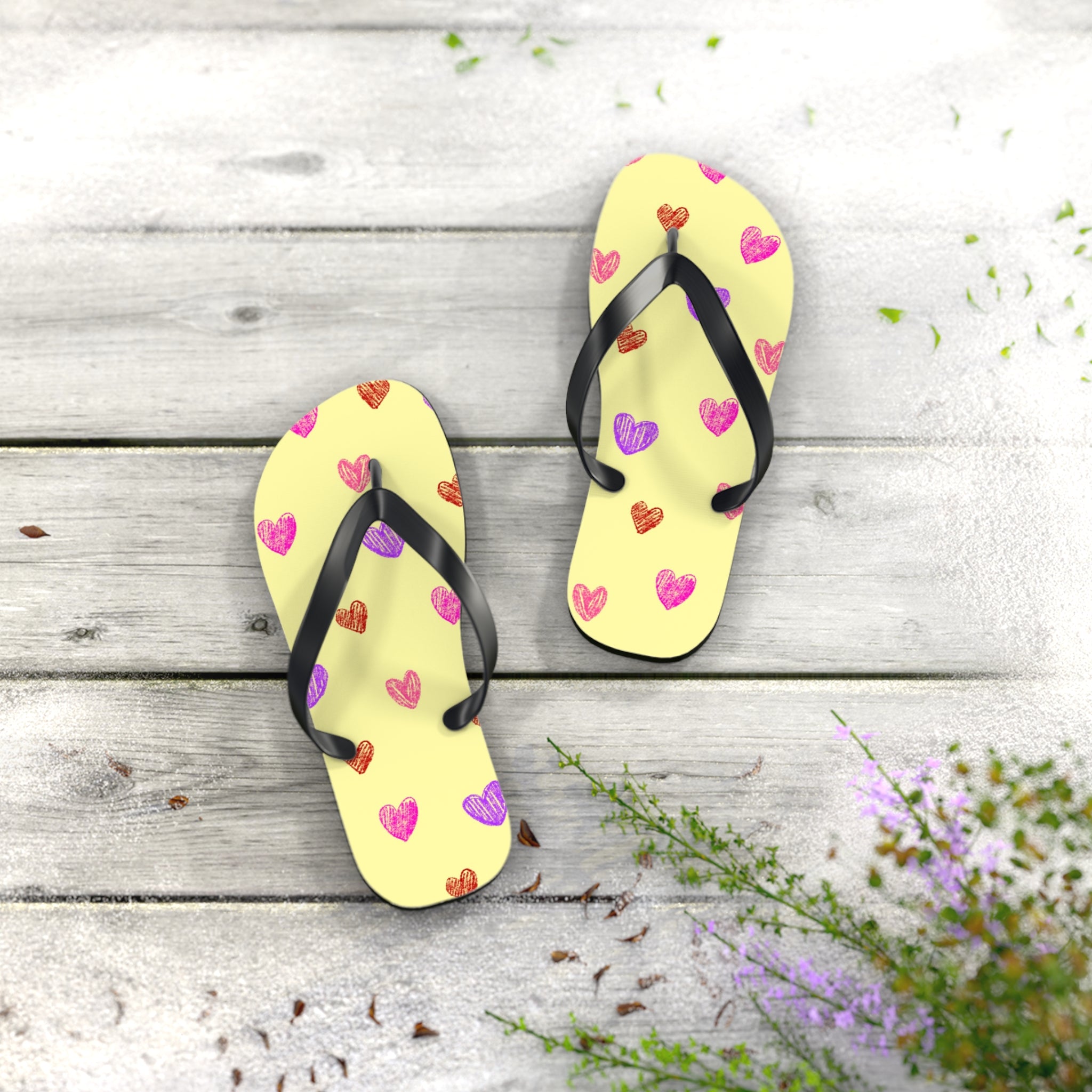 Unisex Light Yellow Colorful Hand Drawn Heart Pattern EVA Polyester Flip Flops
