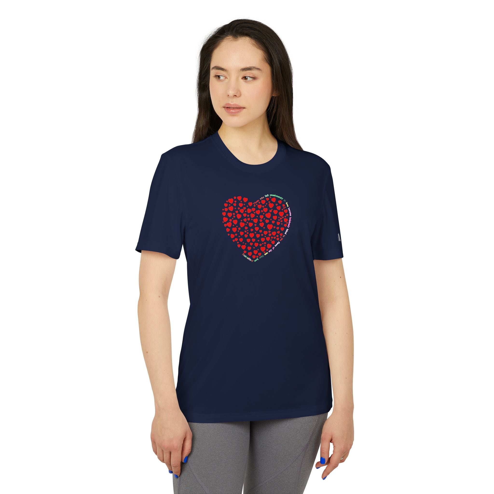 Camiseta Deportiva Unisex Adidas® con Diseño de Corazón Rojo Brillante