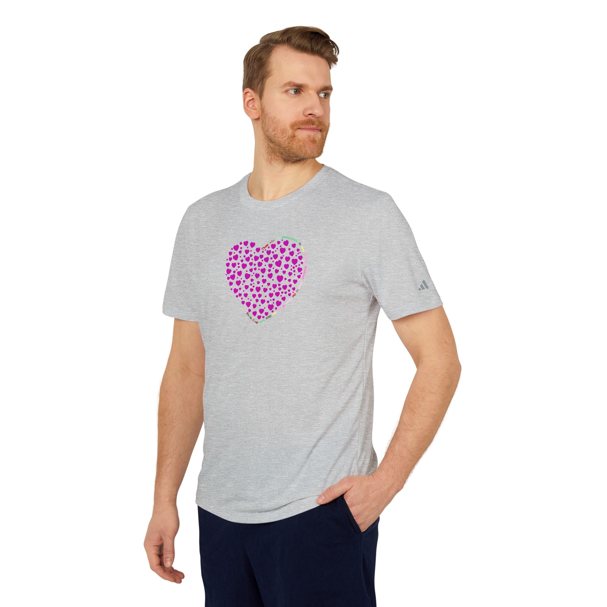 Camiseta Deportiva Unisex Adidas® con Diseño de Corazón Rosa