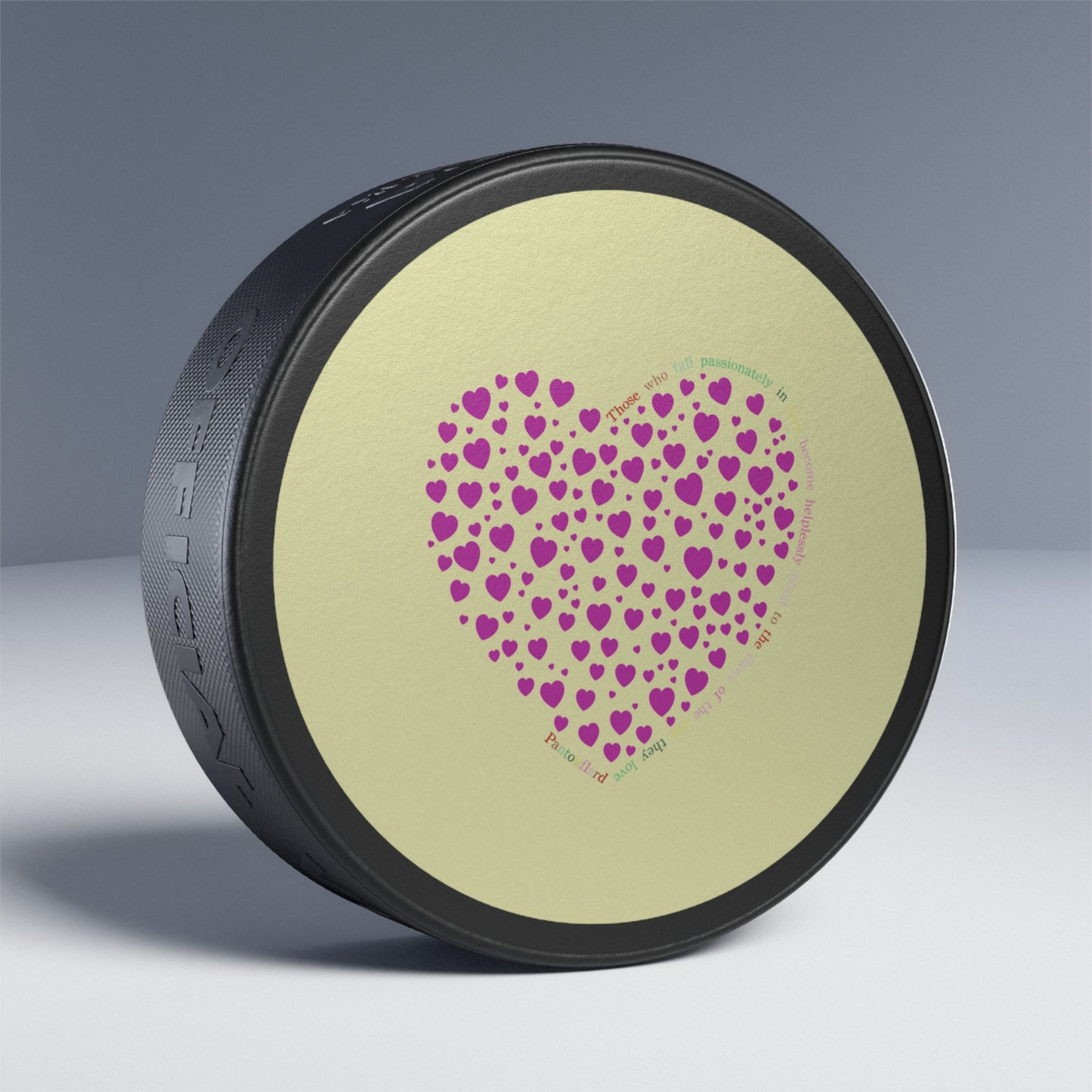 ピンクのハートデザインのホッケーパック