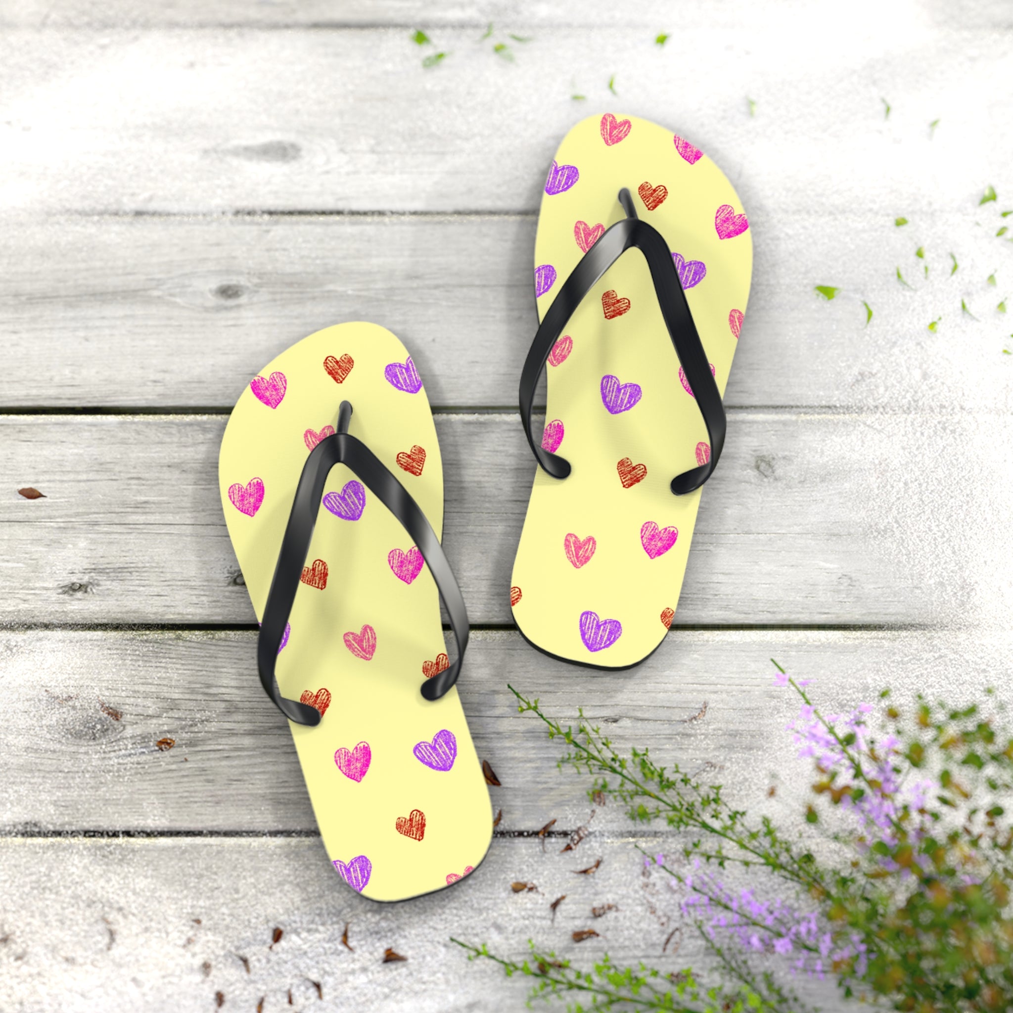 Unisex Light Yellow Colorful Hand Drawn Heart Pattern EVA Polyester Flip Flops